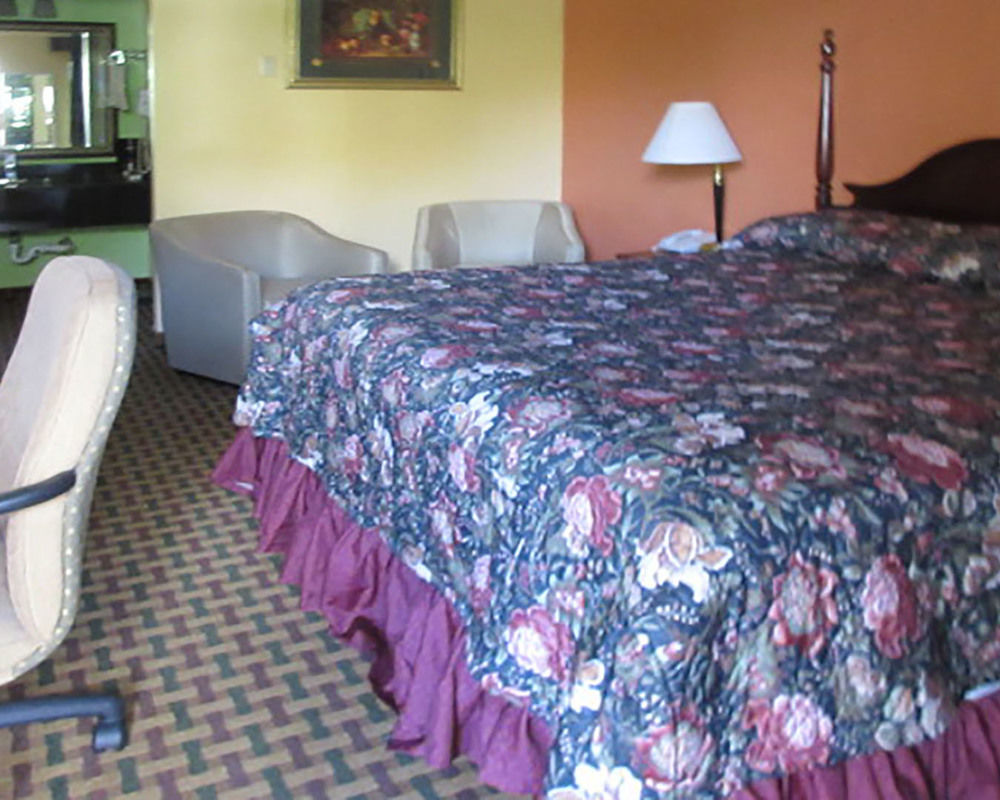 Milan Inn & Suites Bagian luar foto