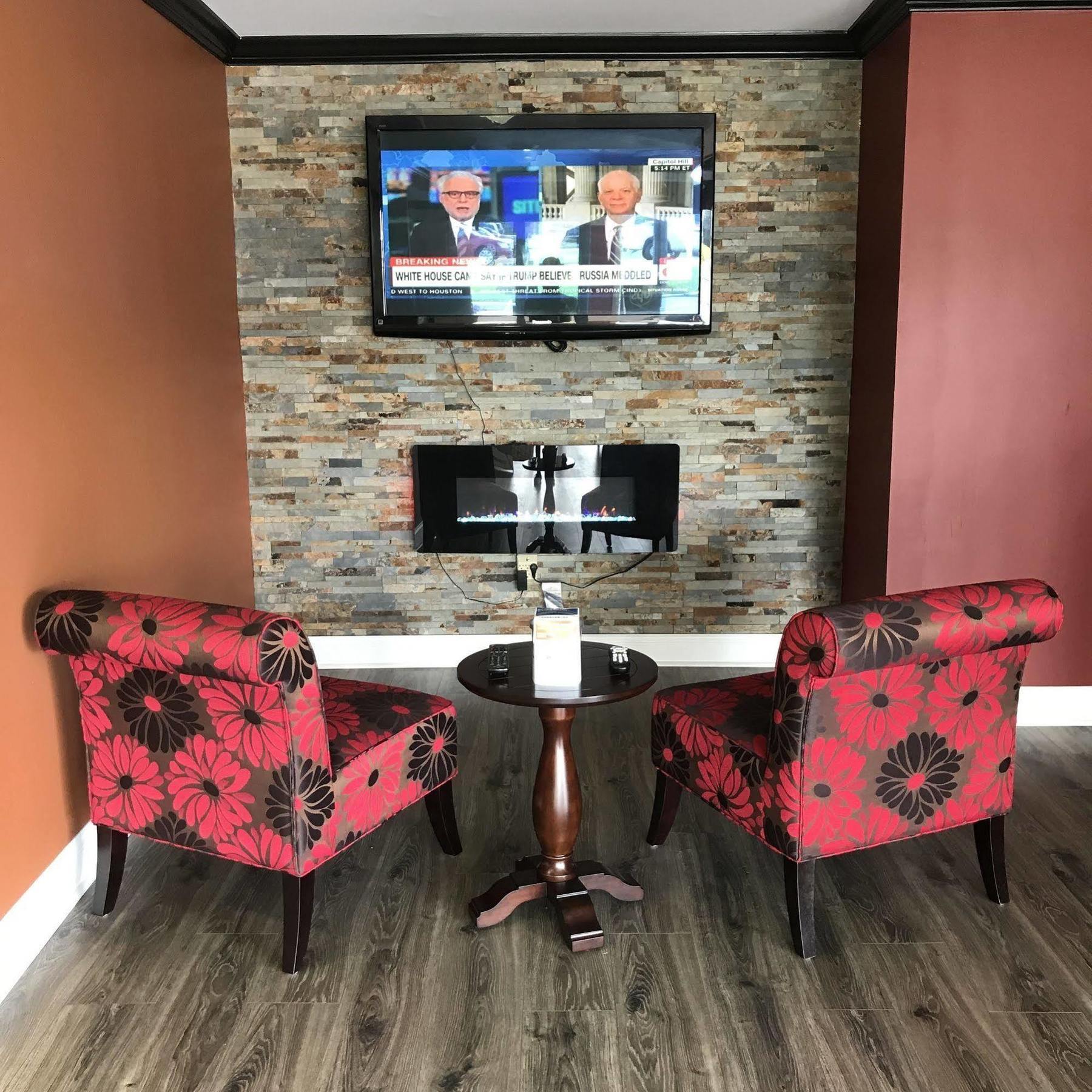 Milan Inn & Suites Bagian luar foto