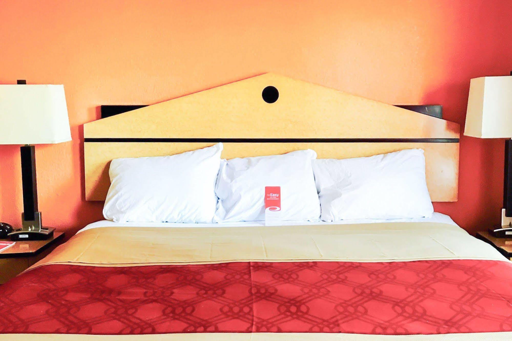 Milan Inn & Suites Bagian luar foto
