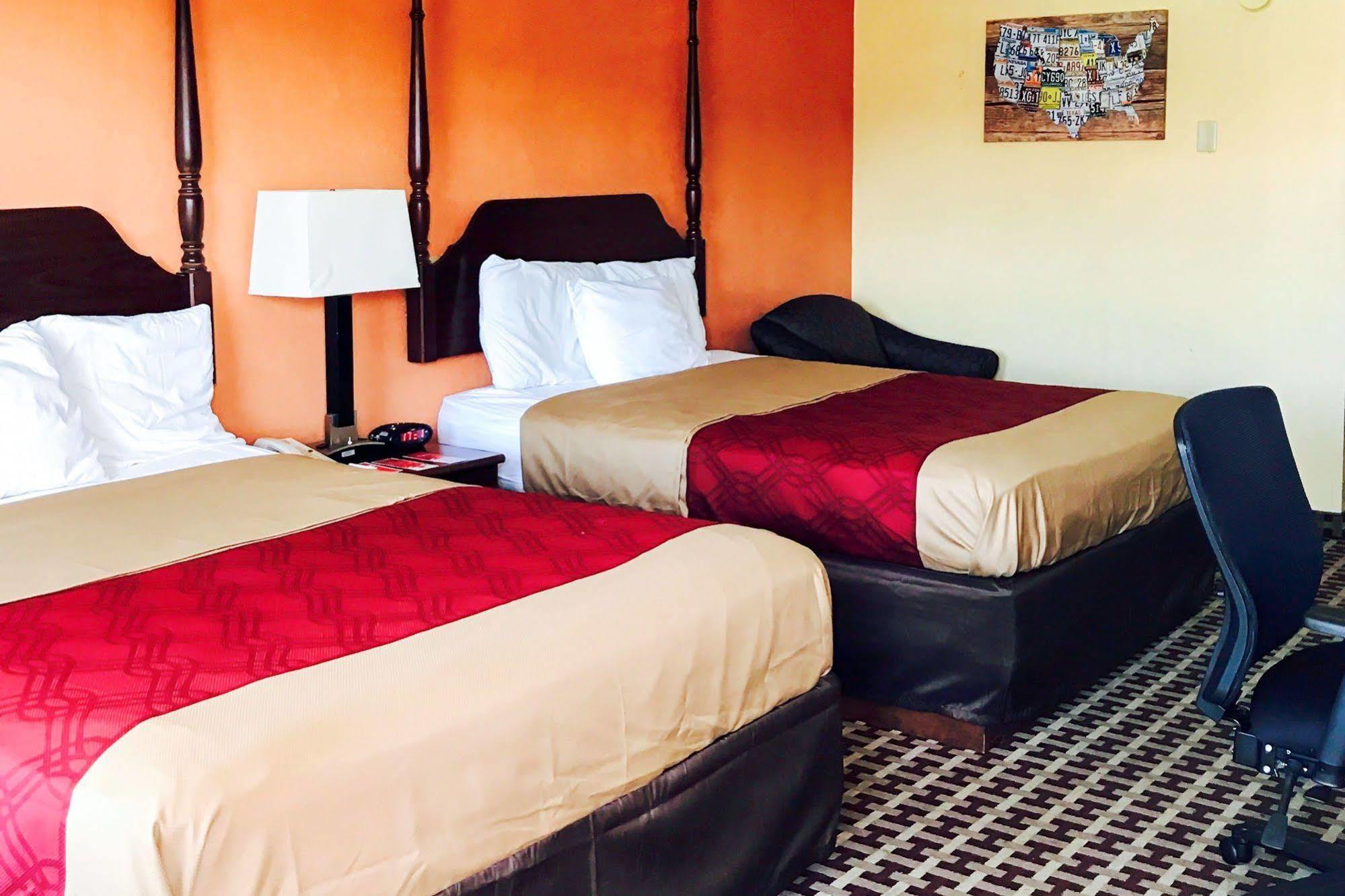 Milan Inn & Suites Bagian luar foto