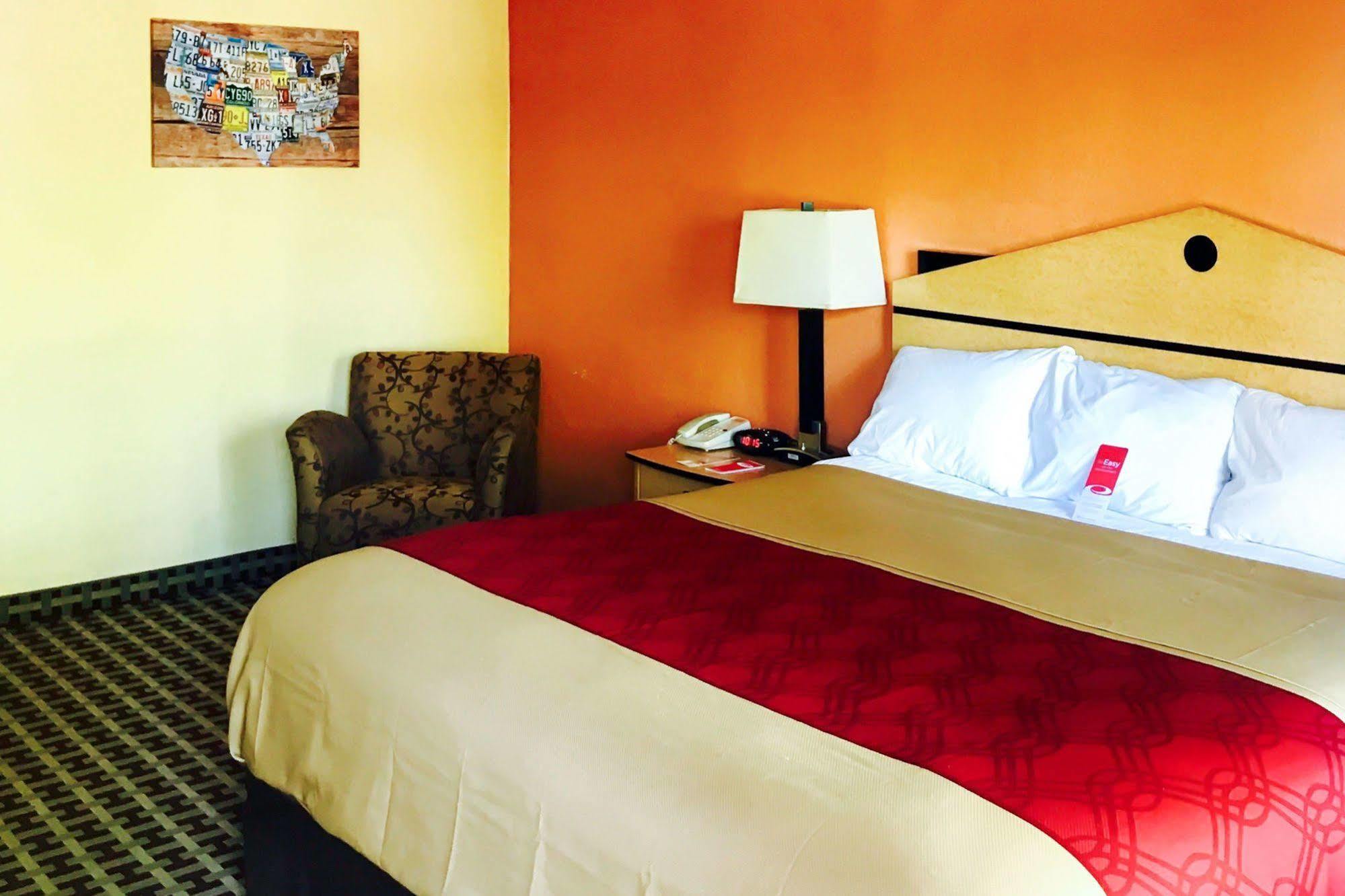 Milan Inn & Suites Bagian luar foto